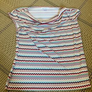 Scoop neck zigzag blouse